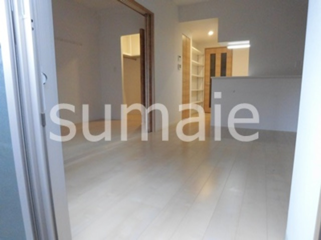 さくら大宮の居間・リビング|人気のフローリング。