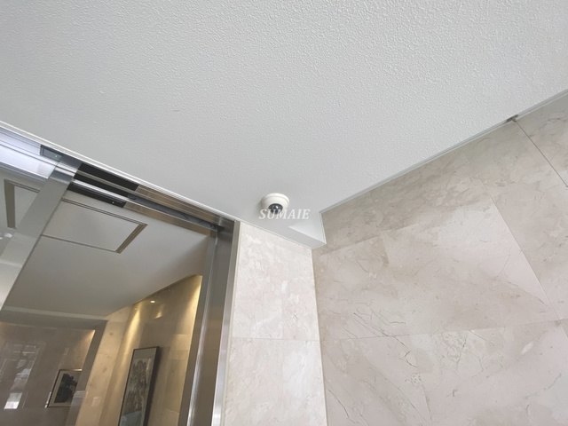 さくら大宮のセキュリティ|エントランスに防犯カメラあります