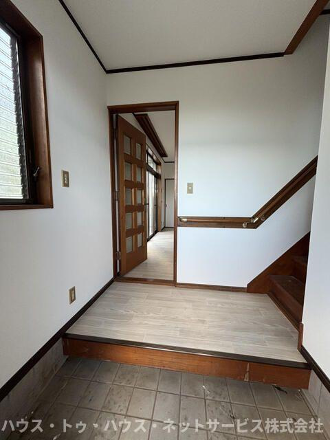 柏市藤ヶ谷貸家の玄関