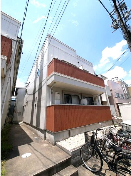 クレフラスト野並Ａ棟の外観