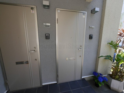 【エントランス】 | シーサイド ヴィラ プルメリア スイーツ