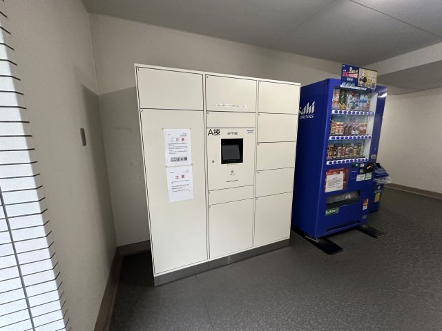 サンハイツ八事ふじみA棟のエントランス