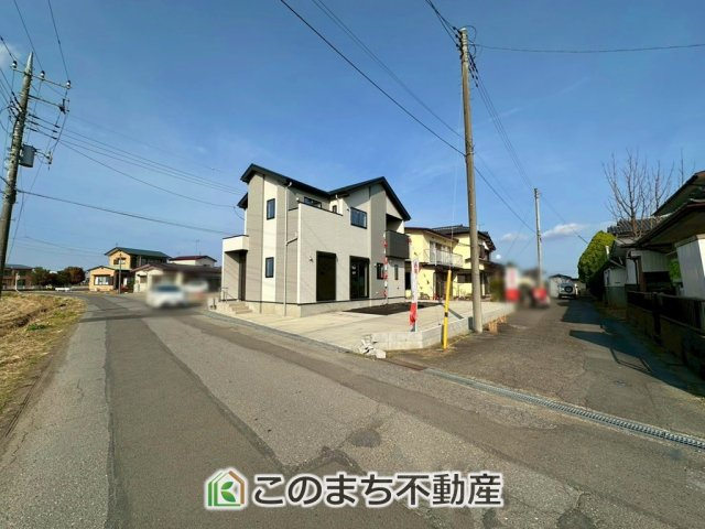 リガーレさくら市氏家10期　1号棟の前面道路含む現地写真