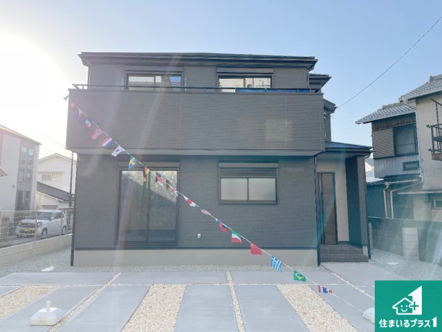 神戸市垂水区旭が丘　新築一戸建てのトイレ|シンプルなトイレは落ち着く空間！お手入れも簡単です！