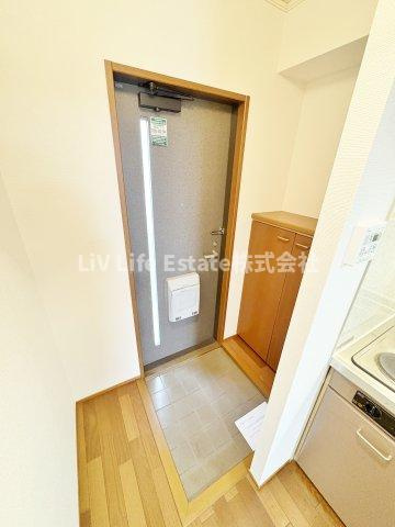 リヴィエール久米川の玄関