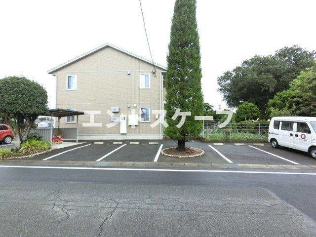 パークシャトーの駐車場|高崎、前橋エリアのお部屋探しはエンドスケープまで！お客様の理想お聞かせ下さい♪