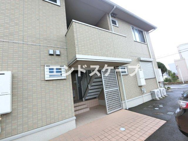 パークシャトーのエントランス|高崎、前橋エリアのお部屋探しはエンドスケープまで！お客様の理想お聞かせ下さい♪