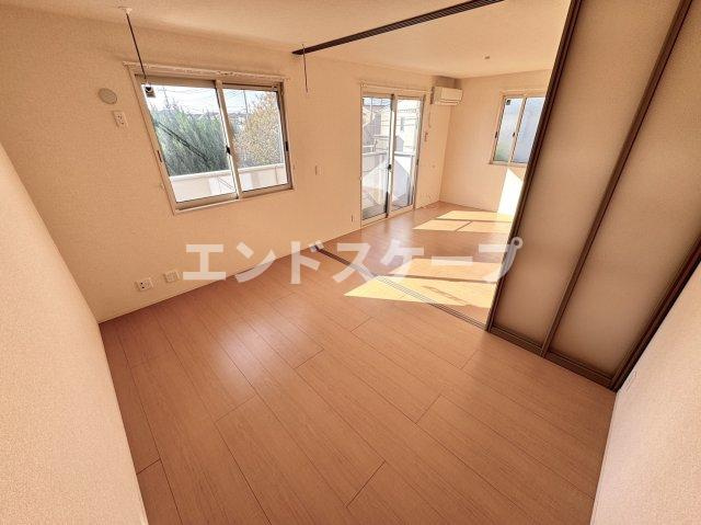 パークシャトーの居間・リビング|高崎、前橋エリアのお部屋探しはエンドスケープまで！お客様の理想お聞かせ下さい♪