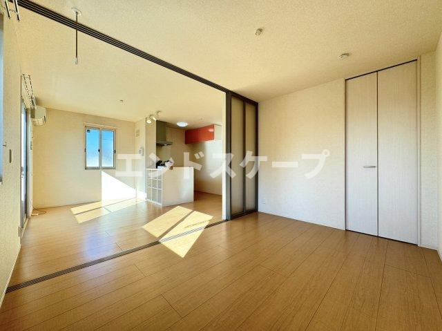 パークシャトーの居間・リビング|高崎、前橋エリアのお部屋探しはエンドスケープまで！お客様の理想お聞かせ下さい♪