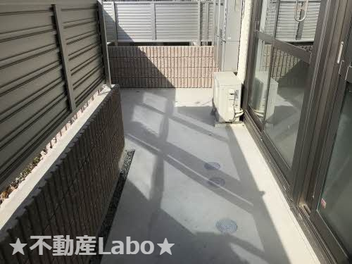 シャーメゾンガーデン松茂Cのバルコニー