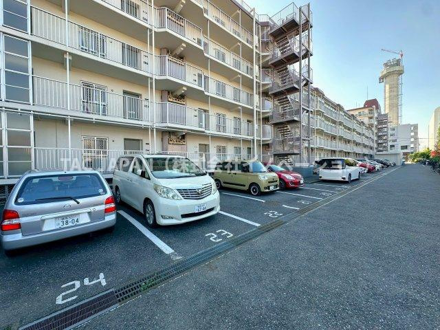 赤羽神谷サンハイツの駐車場|お問合せ当日でのご見学可能です。
お気軽にお電話ください。
03-5918-8689