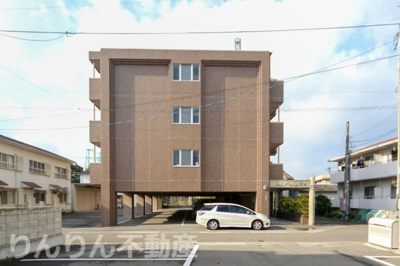 【駐車場】 | ルモンド交成 | 車をお持ちの方に嬉しい駐車場付きの物件です