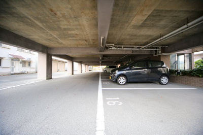 【駐車場】 | ルモンド交成 | カースペースがあります