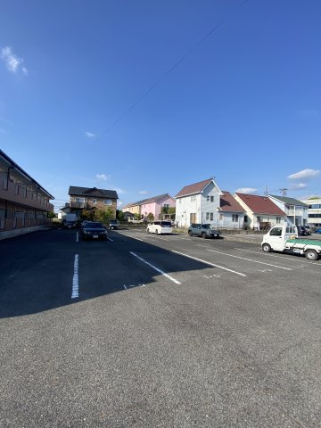 サンハイツ長谷川の駐車場