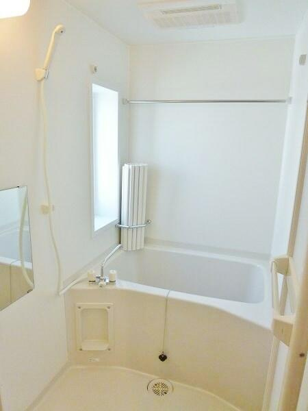 ホワイトモードの浴室