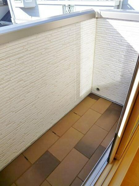 ホワイトモードのバルコニー