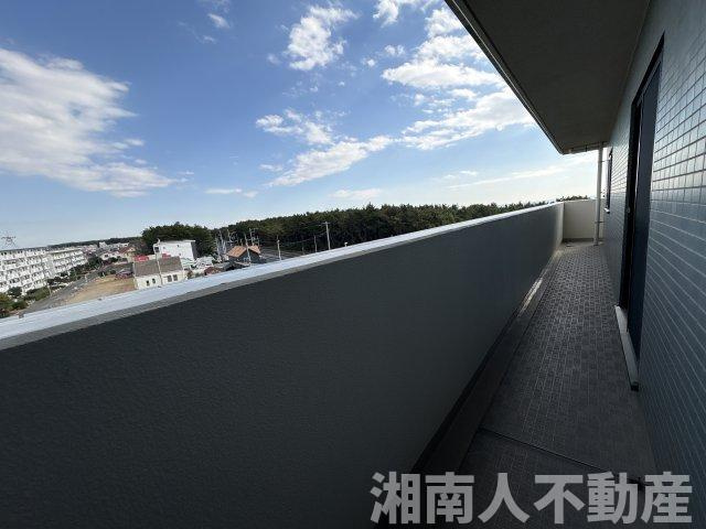 ダイアパレス湘南虹ケ浜オーシャンビューのバルコニー|落ち着いた時間を過ごせるバルコニーです