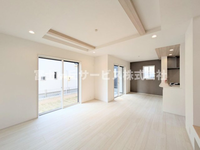 【居間・リビング】 | 浜松市中央区雄踏町宇布見 2期 新築一戸建て 1号棟 | リビングダイニングです