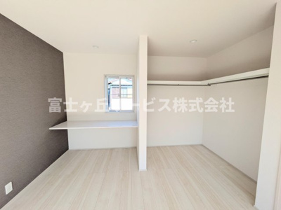 【その他】 | 浜松市中央区雄踏町宇布見 2期 新築一戸建て 1号棟 | 寝室にカウンターがついてます