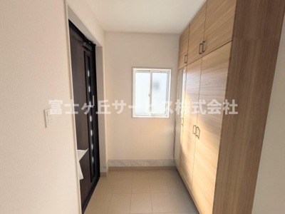 【玄関】 | 浜松市中央区雄踏町宇布見 2期 新築一戸建て 1号棟 | 玄関です