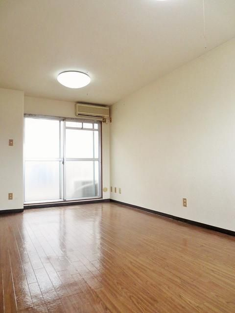 リベール根岸の居間・リビング