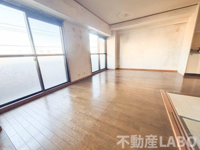 インフィルドハイツの居間・リビング