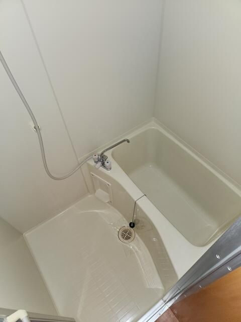 ガーデンアベニューの浴室