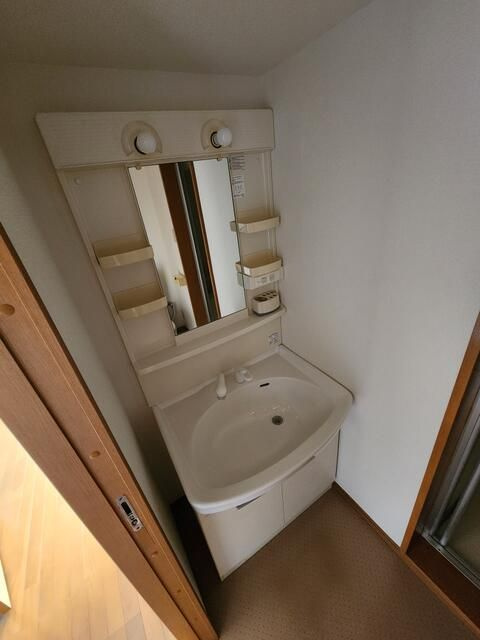 ガーデンアベニューの独立洗面台