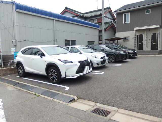 ディアコートの駐車場