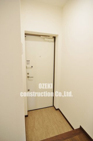 リーブルファイン大袋駅前の玄関