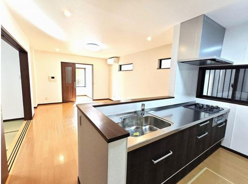 【キッチン】 | 【仲介手数料０円】藤沢市大庭　中古一戸建て | 藤沢市大庭　中古一戸建て