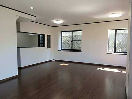 広島市安佐北区安佐町大字鈴張字平尾台　中古一戸建ての居間・リビング