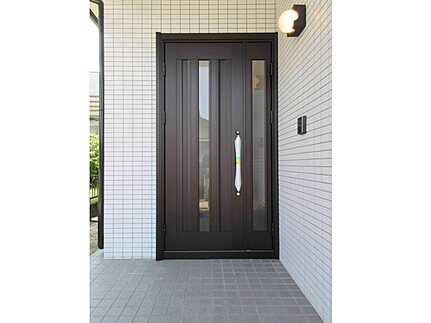 広島市安佐北区安佐町大字鈴張字平尾台　中古一戸建ての玄関