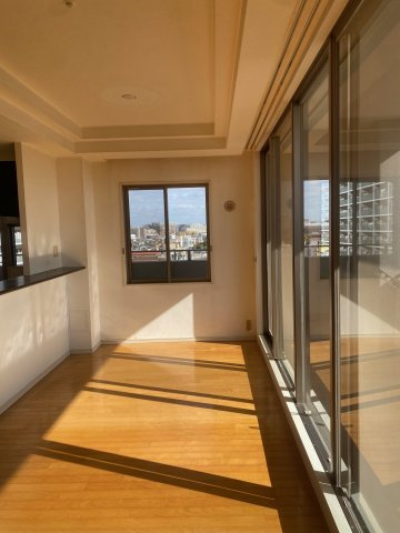 ロイヤルアーク香櫨園の居間・リビング|リフォーム着手前