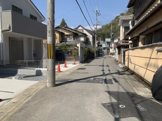 京都市左京区修学院千万田町　新築一戸建て【２号地】の前面道路含む現地写真