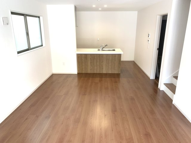 京都市左京区修学院千万田町　新築一戸建て【２号地】の居間・リビング