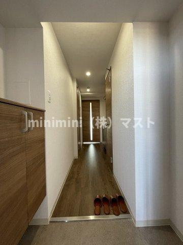 シャルールメゾン桃谷の玄関