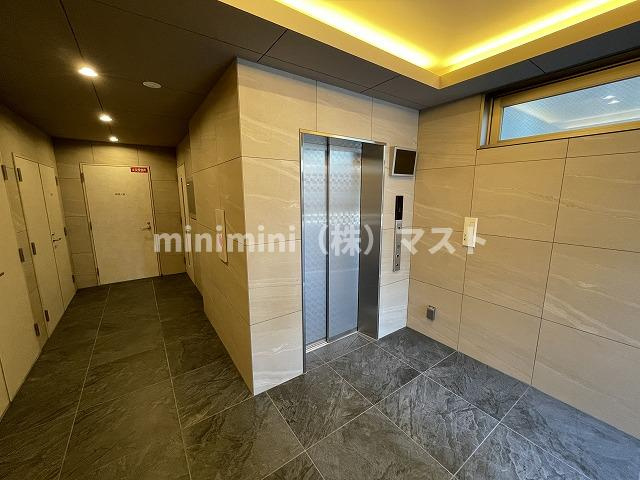 シャルールメゾン桃谷のロビー