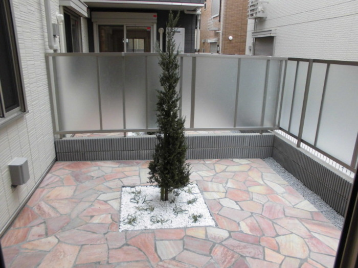 RHB幕張本郷の庭