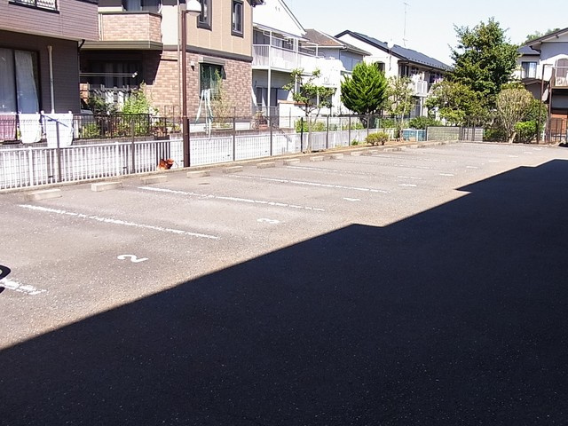 アゼリア岡津の駐車場|※実際の使用状況とは異なります(現況優先)