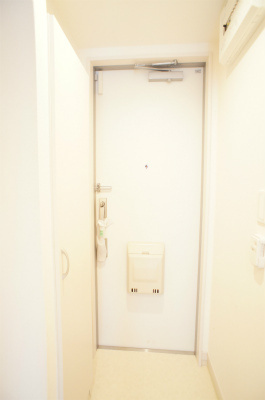 リブリ・反町・東神奈川の玄関