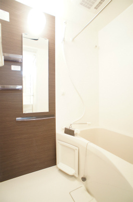 リブリ・反町・東神奈川の浴室