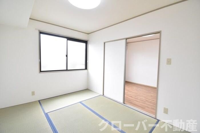 メゾン・シャルム A棟の和室|和室６帖～ＤＫ９帖