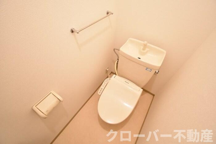 メゾン・シャルム A棟のトイレ|温水洗浄暖房便座