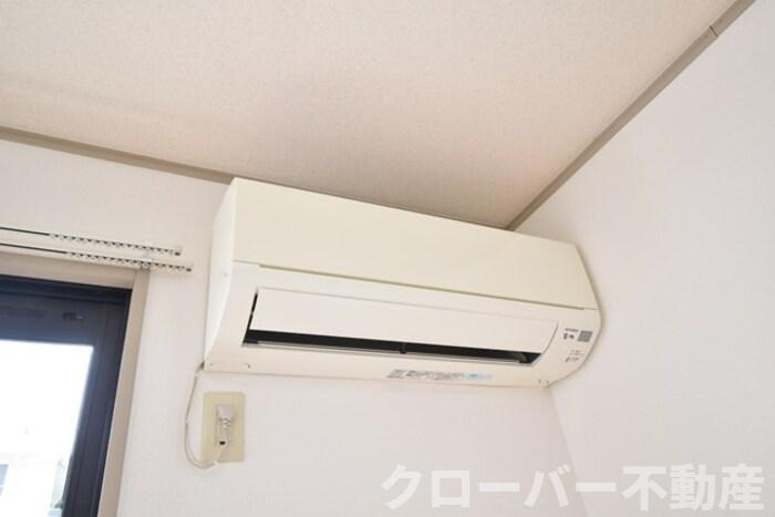 メゾン・シャルム A棟の居間・リビング|備付エアコン（ＤＫ）