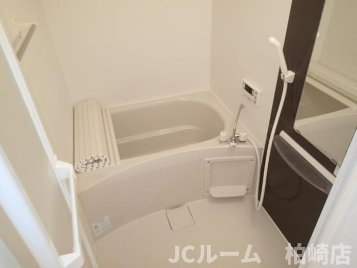 柏崎市松波３丁目のアパートの浴室