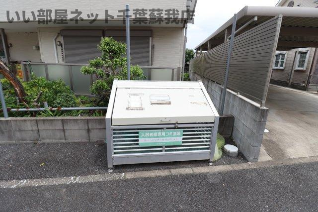 レムロード・Ｍのエントランス|ゴミストッカー