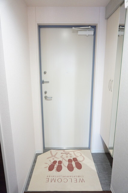 グラディート大沢川原の玄関