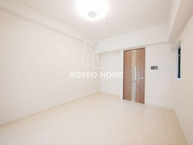 CAVANA本町の洋室