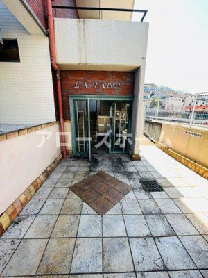 【エントランス】 | ラ・ターブル西神戸 | ※室内写真はモデルルームです。家具等は付属しません。